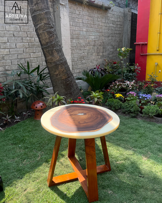 Ivory Crest Teak Corner Table – Timeless Elegance, Modern Craft