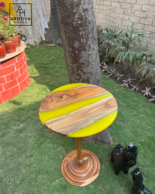 Golden Glow Teak Corner Table – A Radiant Statement of Warmth & Style
