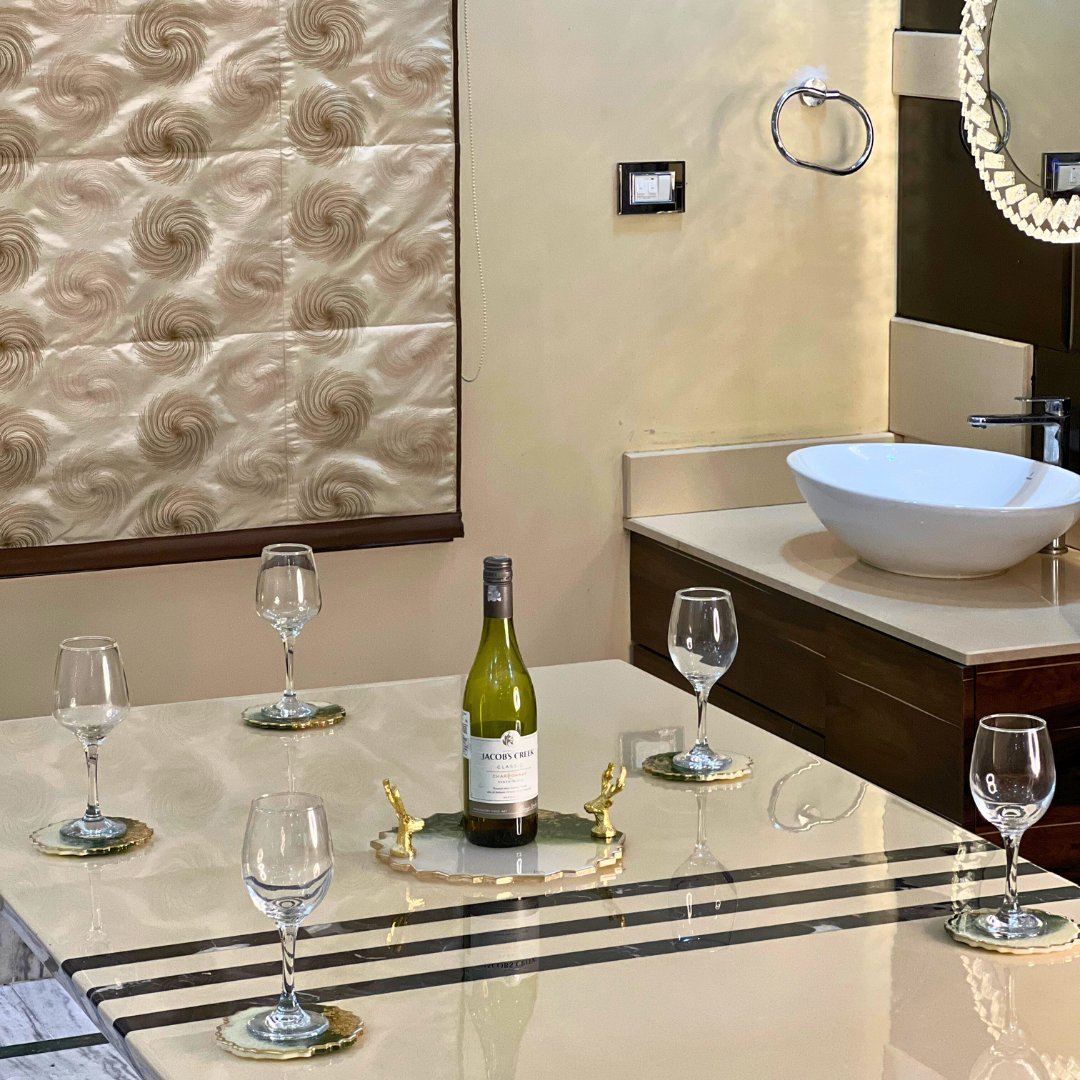 Pearl Vineyard Tray & Coasters Set